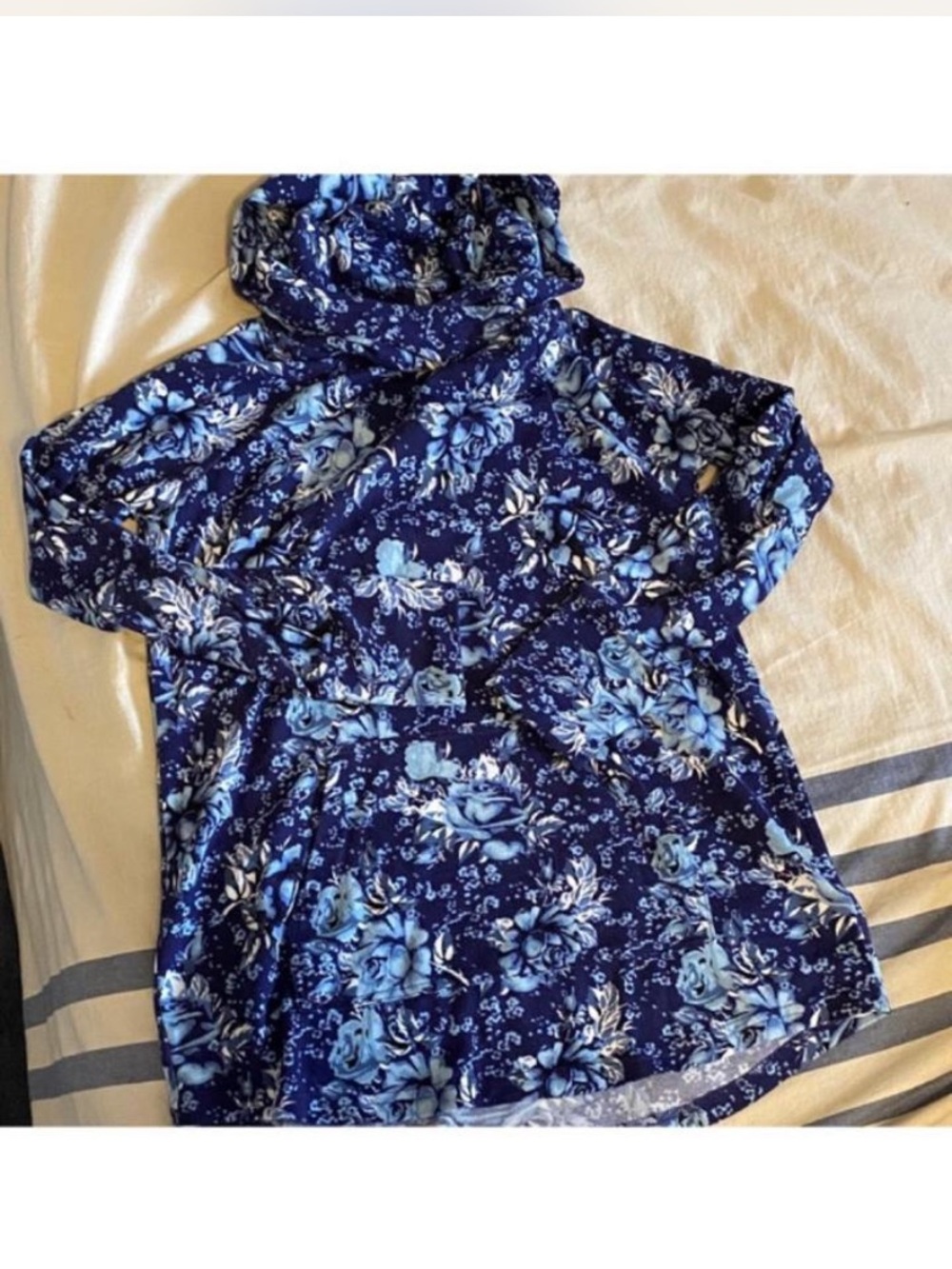 LuLaRoe Blue Floral Hooded Pullover Sz S